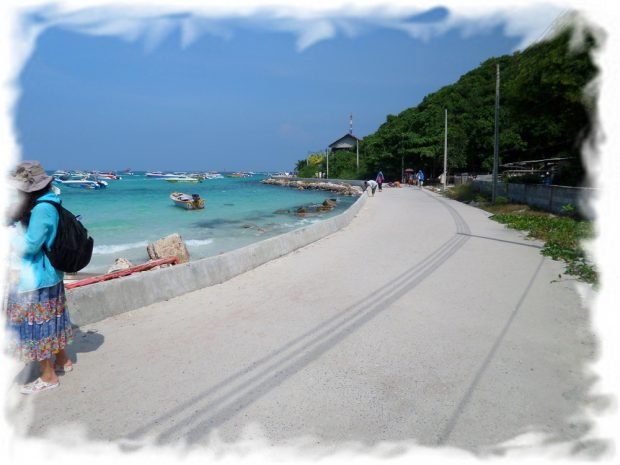 Start of new concrete road to the Thong Lang beach
