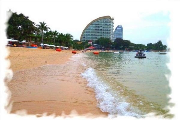 Wongamat beach in Pattaya - big review