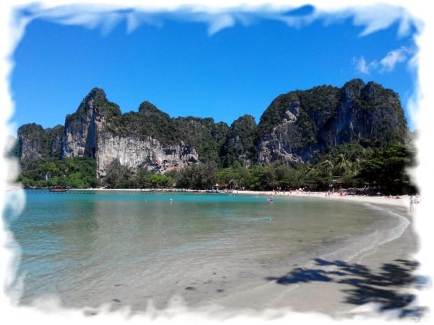 A view of the entire Railay West beach with the southern tip