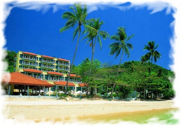 By The Sea - cozy 3 star hotel with a private beach (Phuket)
