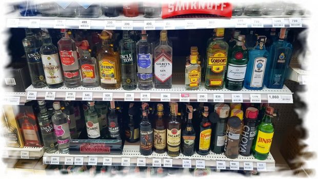 It is more profitable to buy both Thai and imported alcoholic beverages in hypermarkets