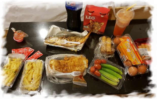 The result of going to the night market and products from 7Eleven